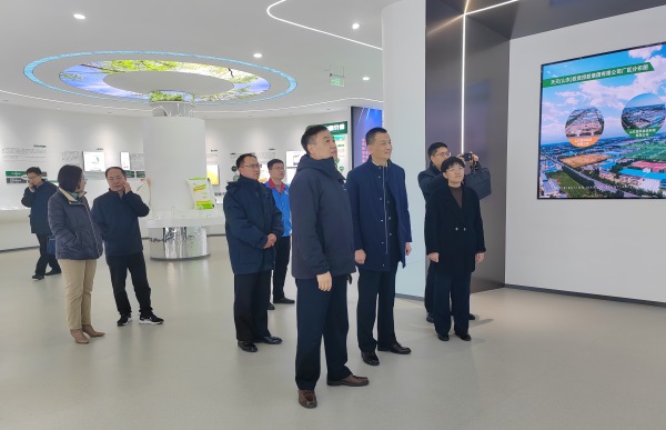 濰坊海關關長蔡龍一行蒞臨我公司參觀調研